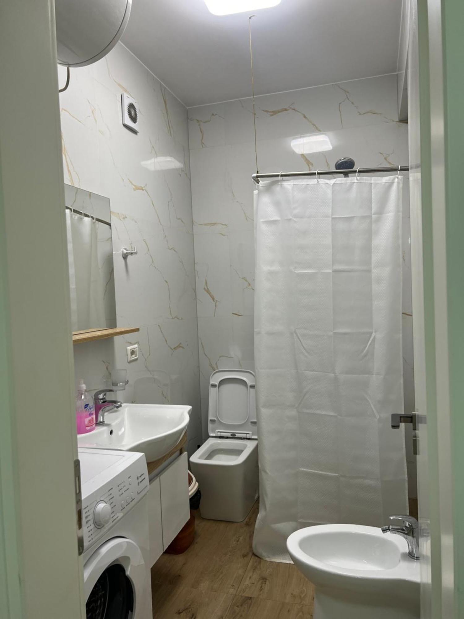 Condor Center Luxury Apartment Tirana Bagian luar foto