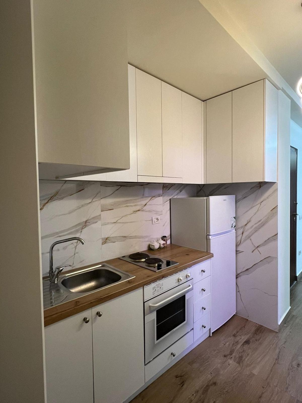Condor Center Luxury Apartment Tirana Bagian luar foto