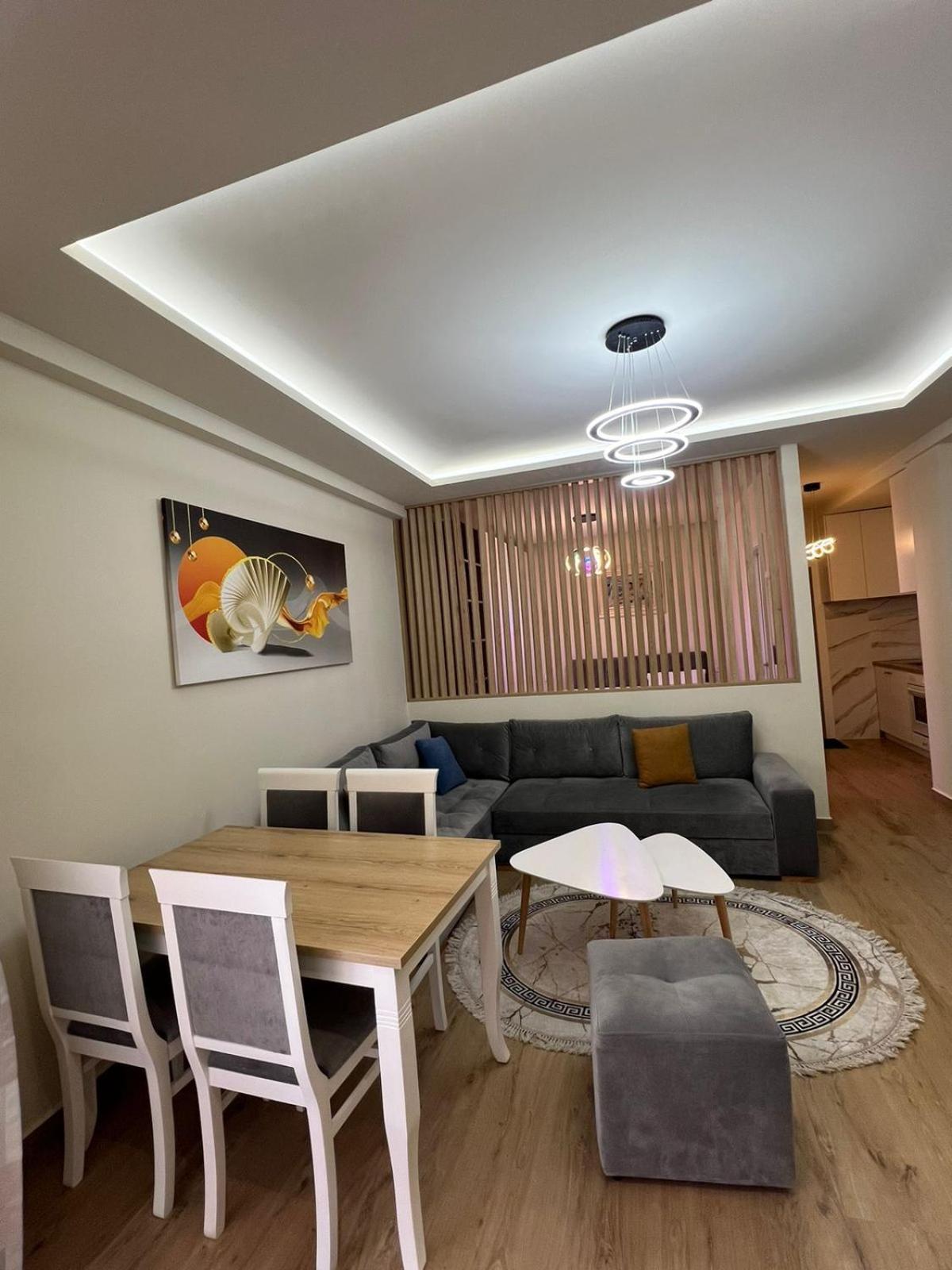 Condor Center Luxury Apartment Tirana Bagian luar foto