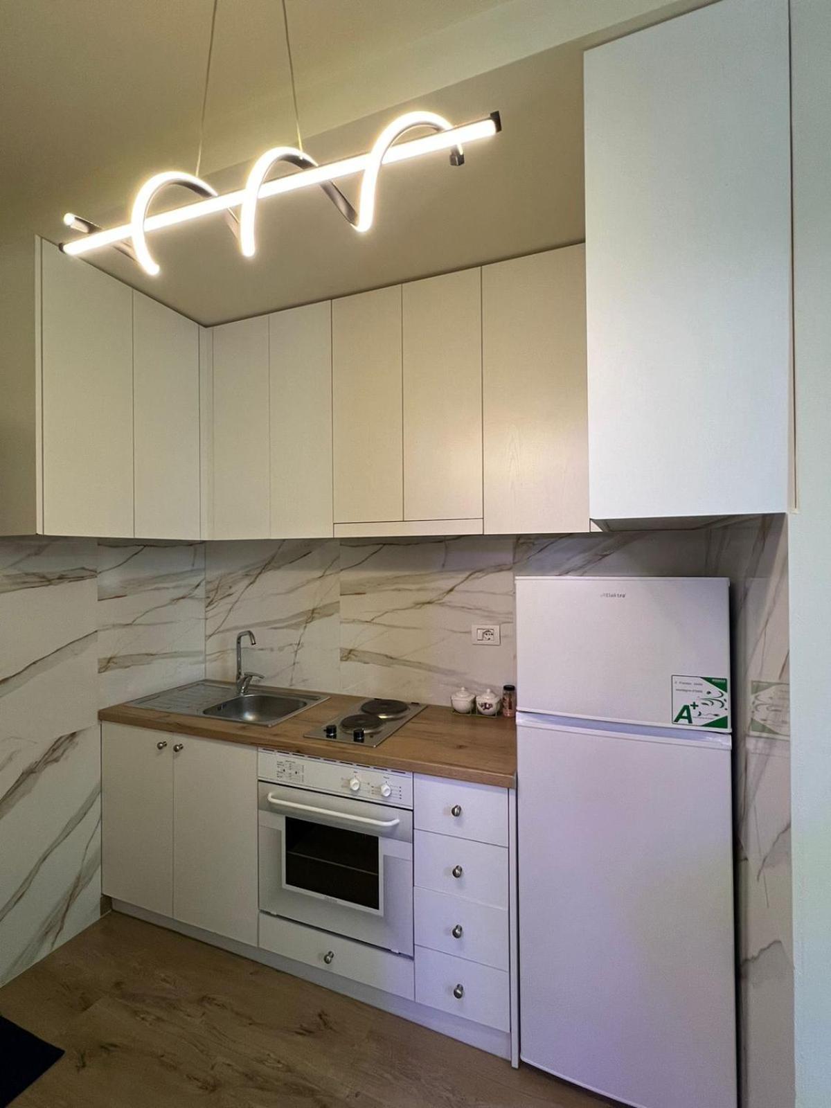 Condor Center Luxury Apartment Tirana Bagian luar foto