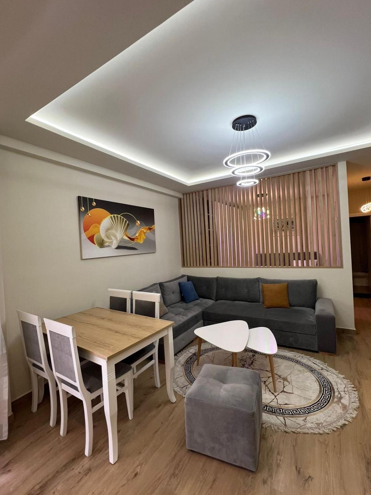 Condor Center Luxury Apartment Tirana Bagian luar foto